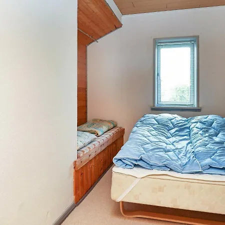 Apartment Ii *